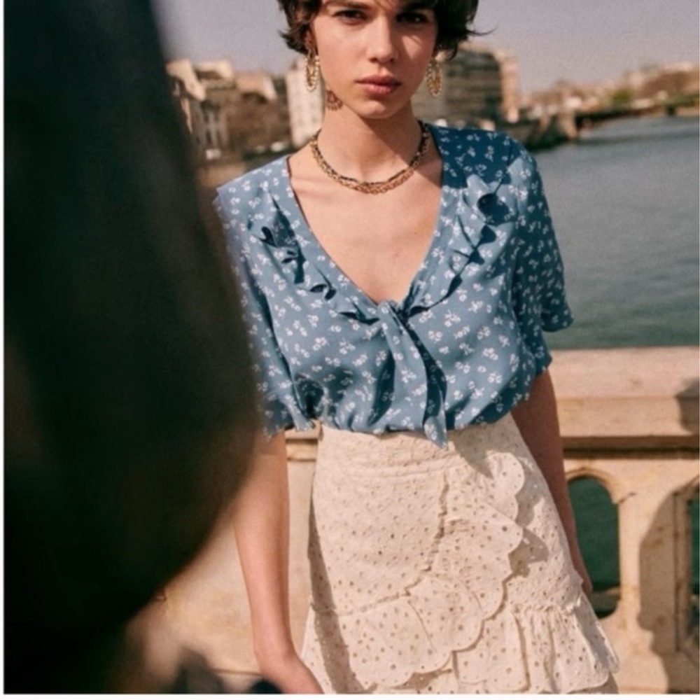 Sezane Blue Floral Pomme Blouse Short Sleeve Ruffle Tie Collar 40